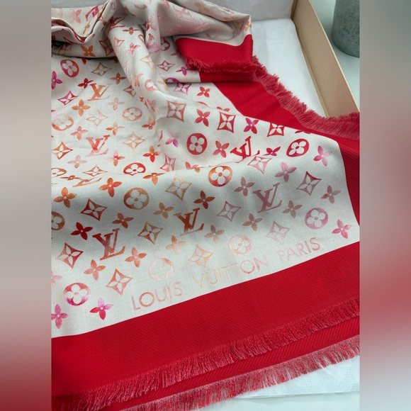 ❌SOLD❌🔥RARE!!! Louis Vuitton•Sunrise Aquarelle Shawl 55 x 55 - Picture 3 of 6